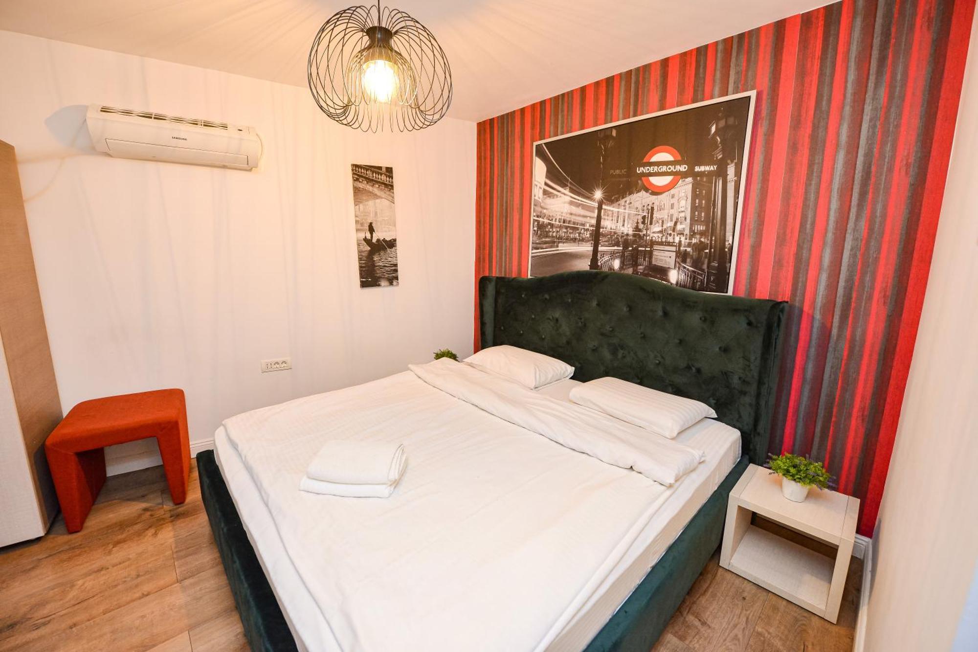 The Lincoln Suites - Central Shabbat Friendly Apartments Bucharest Exterior photo