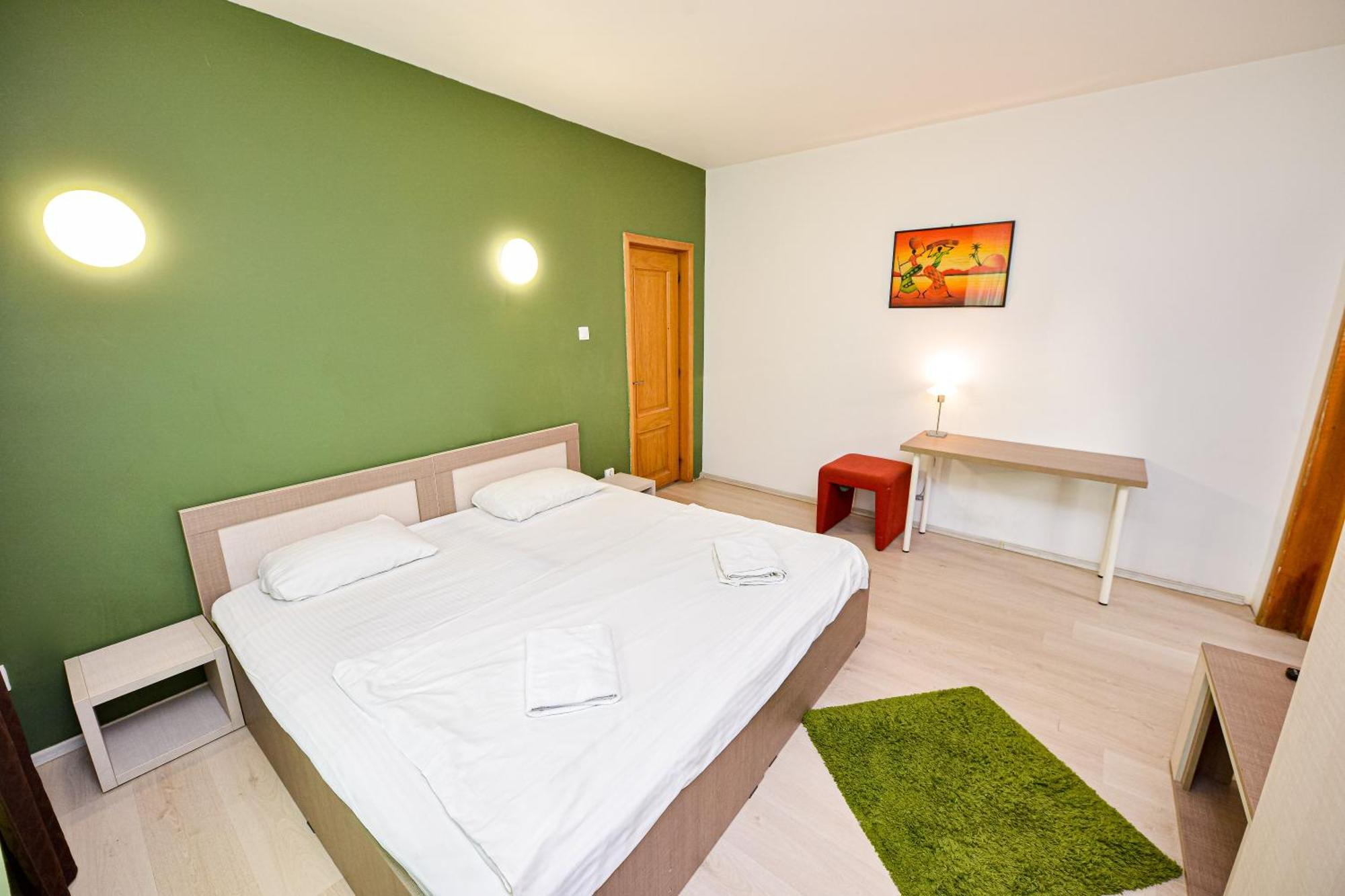 The Lincoln Suites - Central Shabbat Friendly Apartments Bucharest Exterior photo