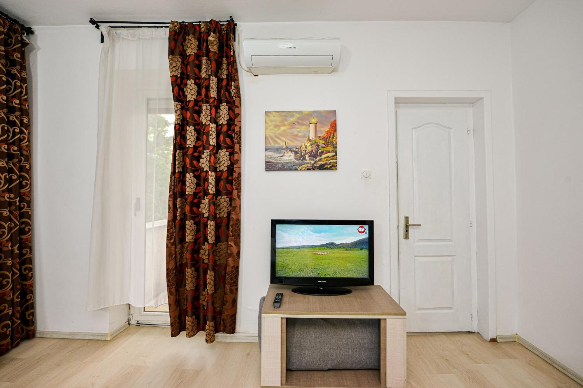 The Lincoln Suites - Central Shabbat Friendly Apartments Bucharest Exterior photo
